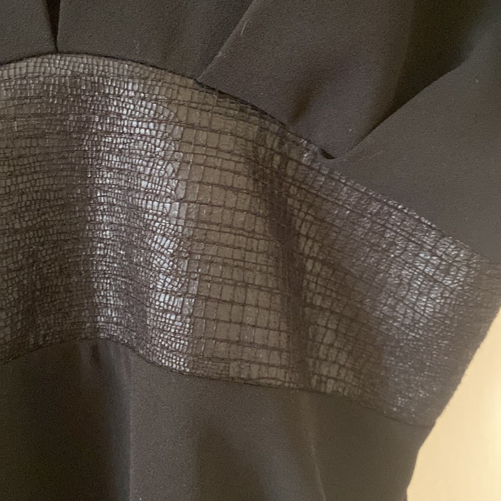 VERY J black top with back straps and waist detail - Picture 2 of 4